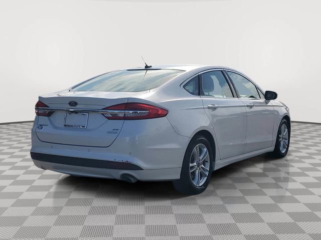 Certified 2018 Ford Fusion SE w/ Fusion SE Technology Package image 4