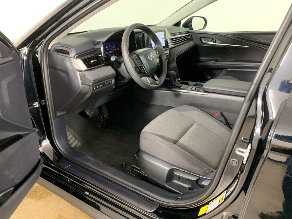 Used 2025 Toyota Camry LE FWD image 29