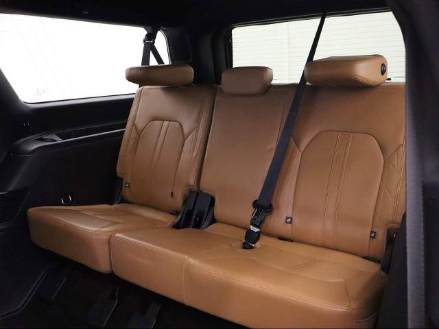 Certified 2022 Ford Expedition Max Platinum image 19