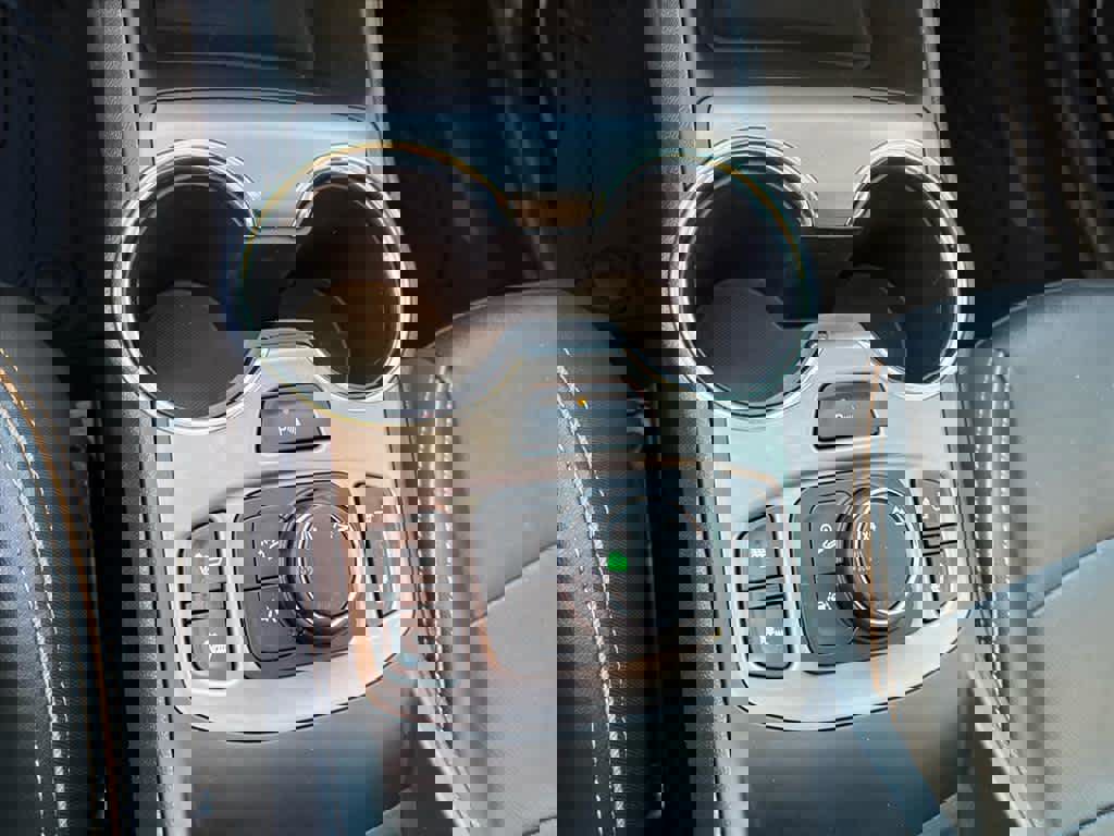 Used 2022 GMC Terrain AT4 w/ Infotainment Package II image 17