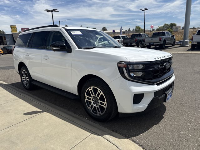 Certified 2025 Ford Expedition Active AWD/4WD image 11
