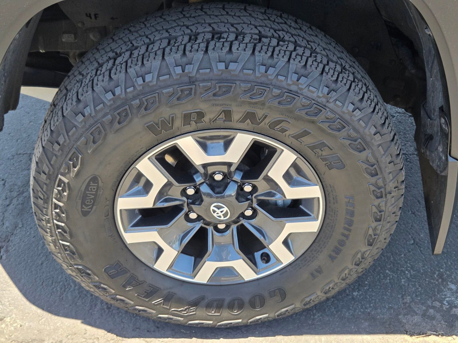 Used 2023 Toyota Tacoma TRD Off-Road AWD/4WD image 9