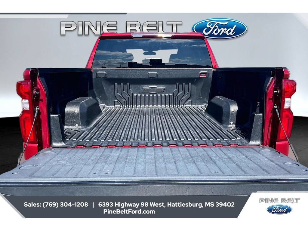 Used 2020 Chevrolet Silverado 1500 Custom w/ Custom Value Package AWD/4WD image 12
