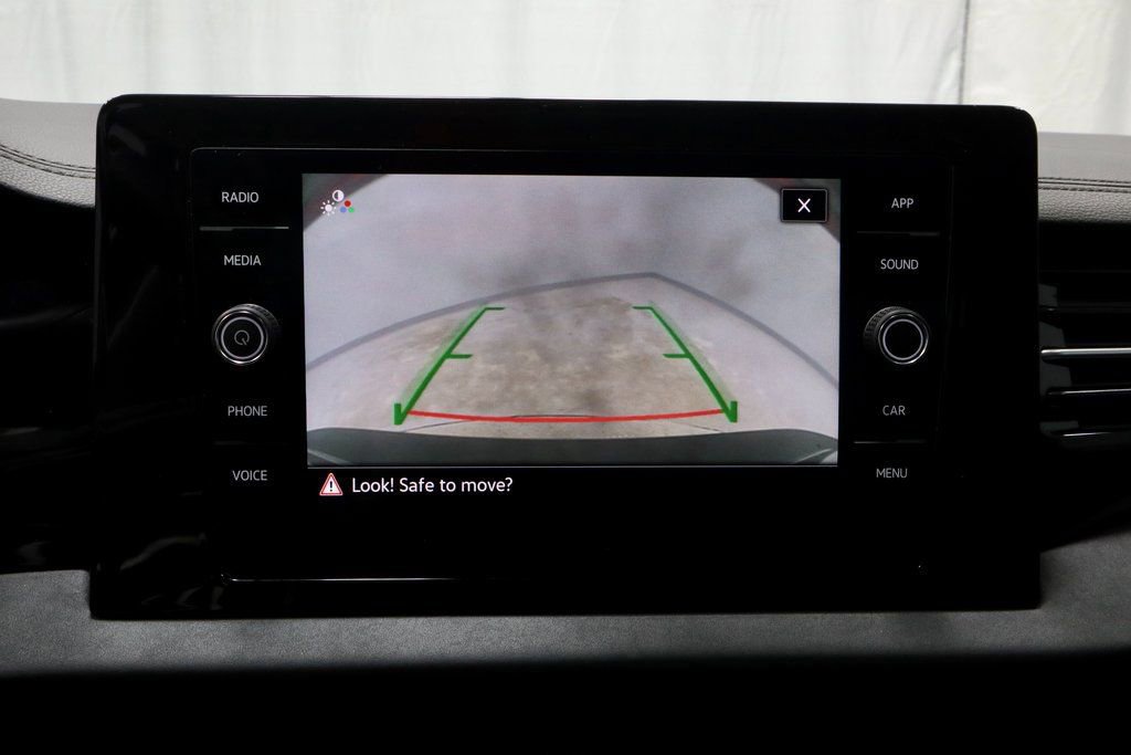 Used 2025 Volkswagen Jetta SE image 9