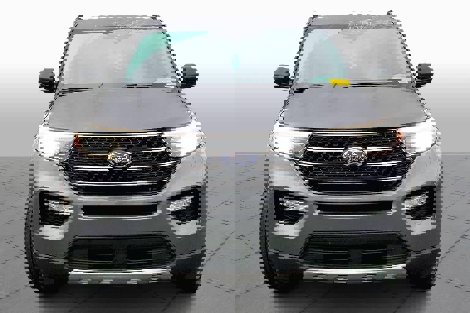 Certified 2022 Ford Explorer XLT w/ Equipment Group 202A image 3