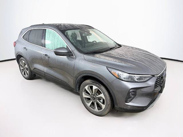 Certified 2025 Ford Escape Platinum AWD/4WD image 3