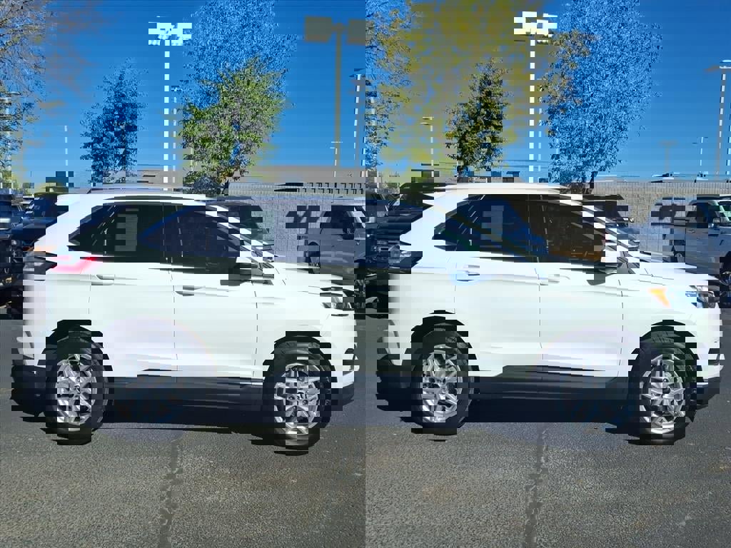 Certified 2024 Ford Edge SEL w/ Convenience Package image 3