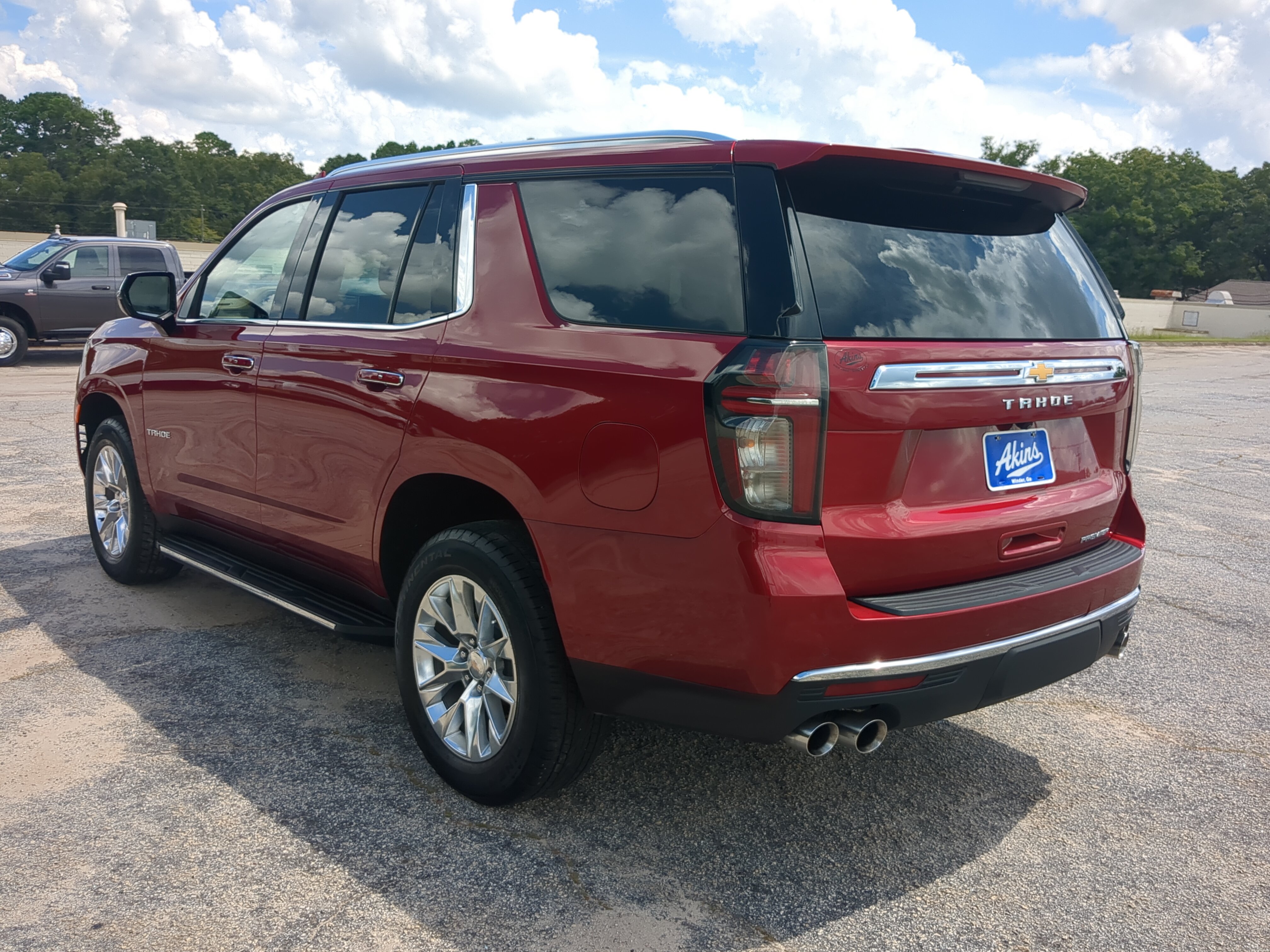 Used 2023 Chevrolet Tahoe Premier AWD/4WD image 4