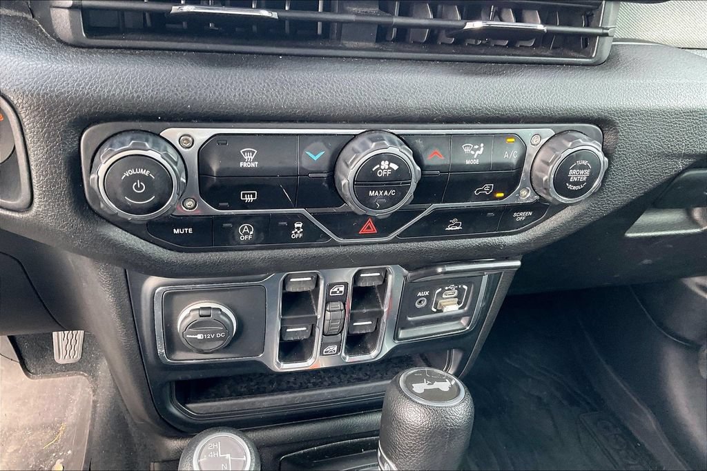 Used 2024 Jeep Wrangler Unlimited Sport AWD/4WD image 31