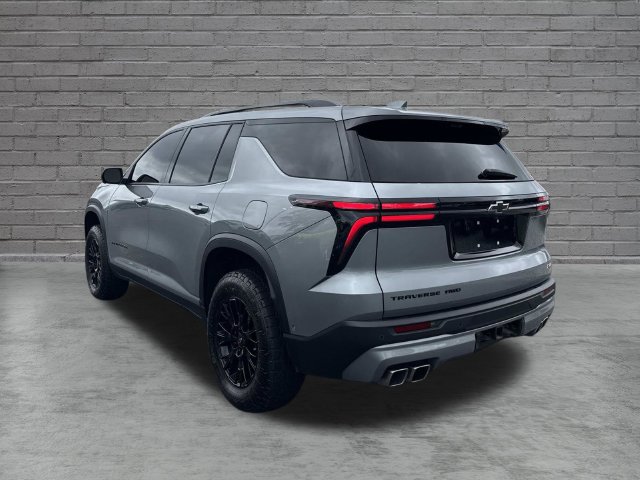 Used 2025 Chevrolet Traverse Z71 w/ Enhanced Driving Package AWD/4WD image 6
