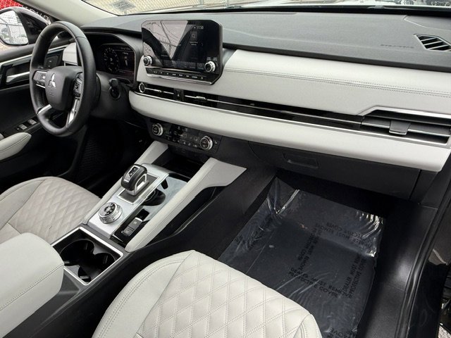 Used 2024 Mitsubishi Outlander SEL FWD image 22