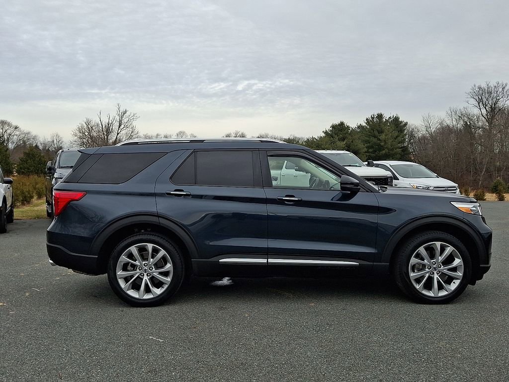 Certified 2022 Ford Explorer Platinum w/ Technology Package image 7