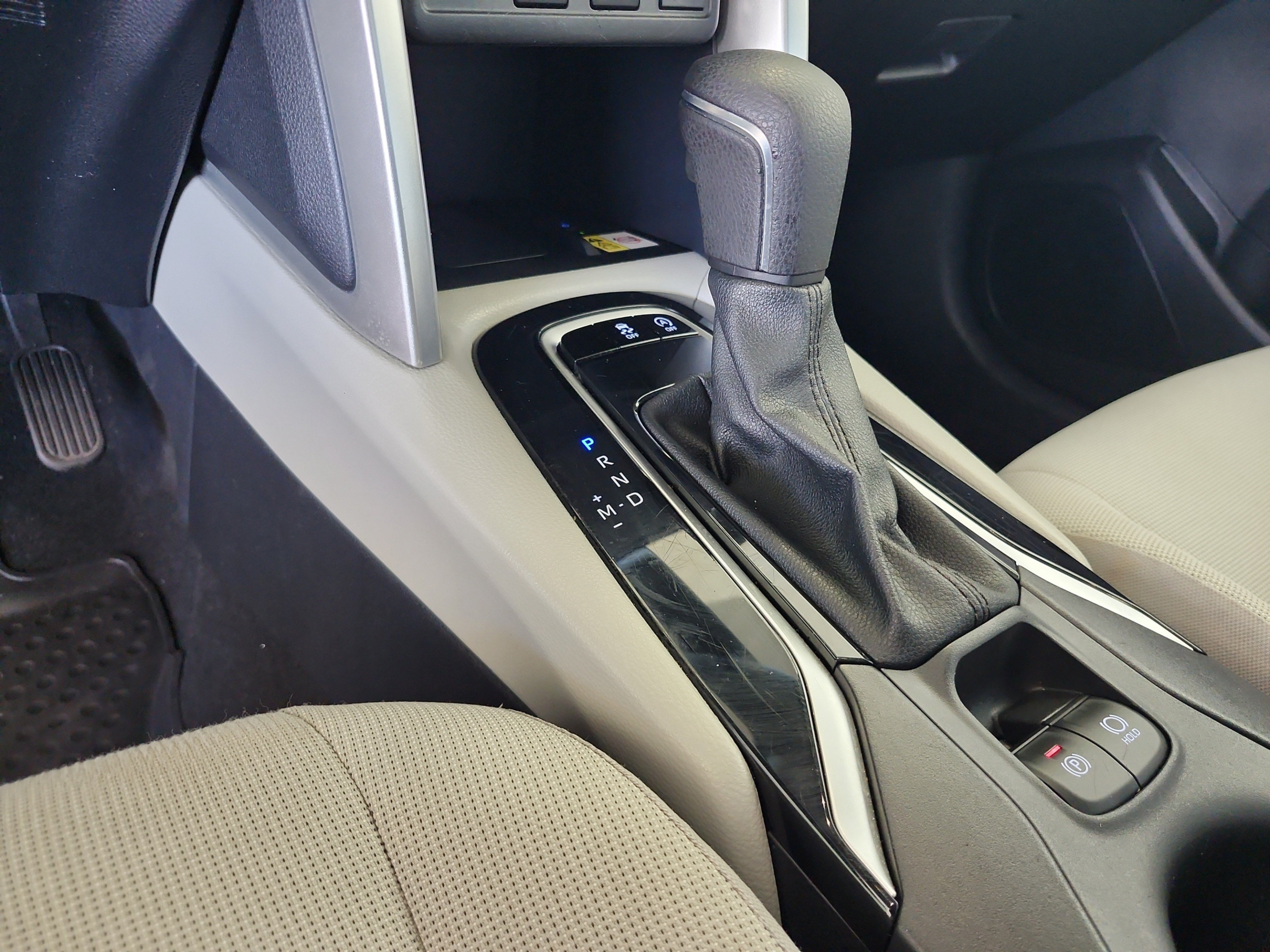 Used 2022 Toyota Corolla Cross LE w/ Moonroof Package FWD image 14