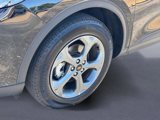 Certified 2025 Ford Escape ST-Line AWD/4WD image 10