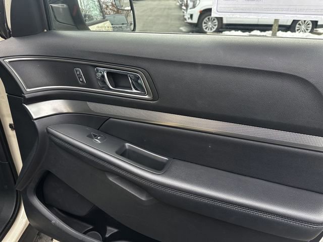 Certified 2018 Ford Explorer XLT w/ Equipment Group 202A image 37