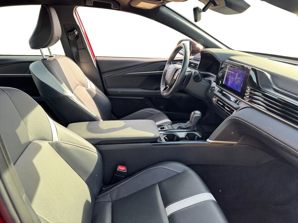 Used 2025 Toyota Camry SE image 16