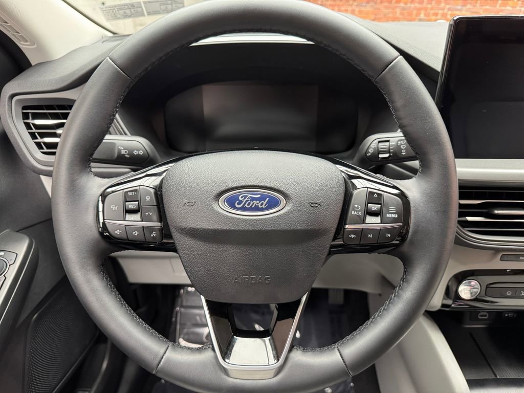 Certified 2025 Ford Escape SE FWD image 15