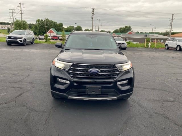 Certified 2023 Ford Explorer XLT w/ Equipment Group 202A AWD/4WD image 9