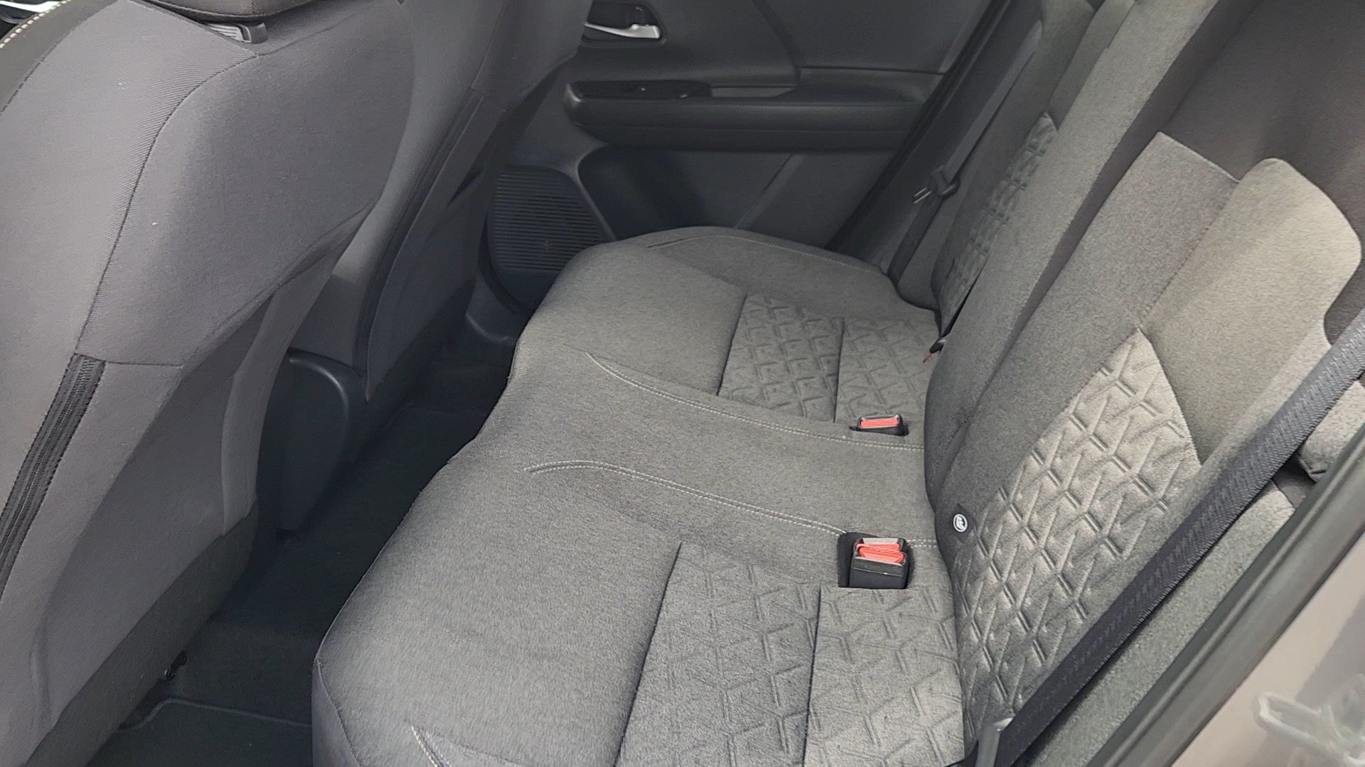 Used 2025 Nissan Kicks SV AWD/4WD image 31