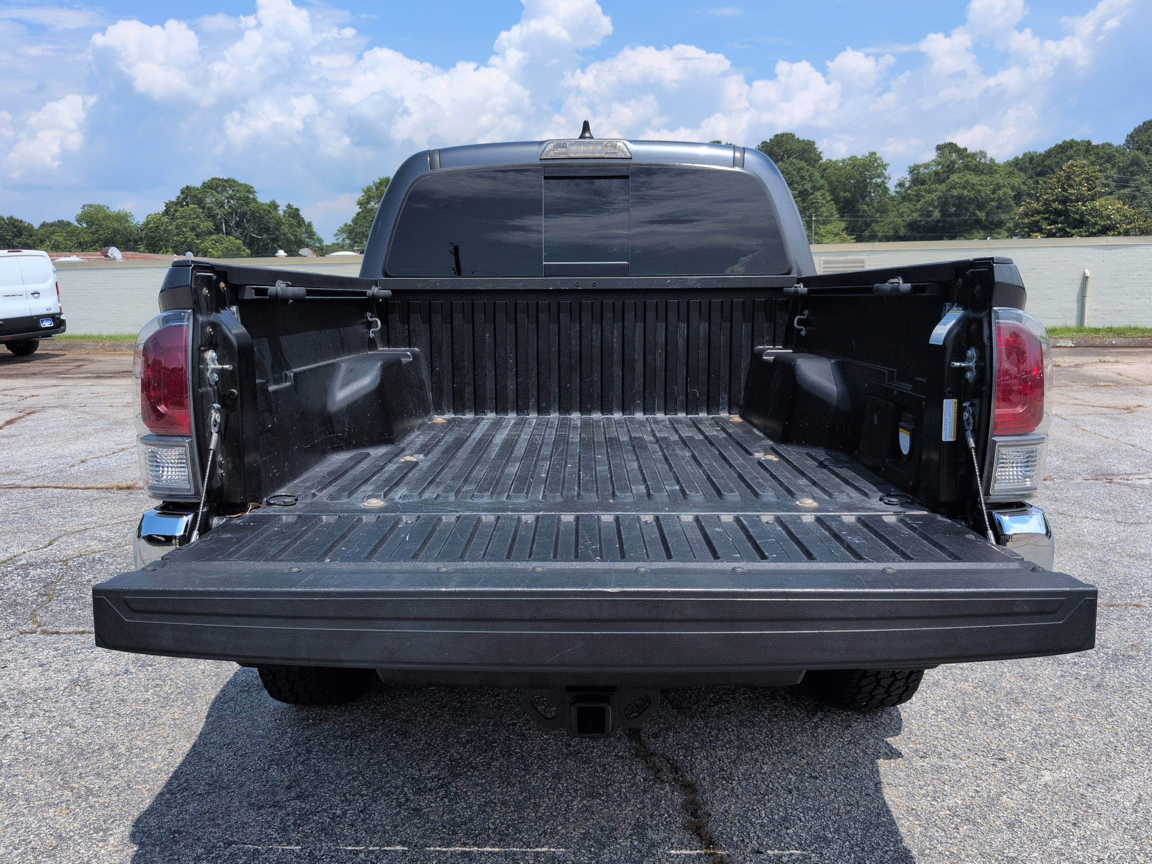 Used 2020 Toyota Tacoma TRD Off-Road AWD/4WD image 11