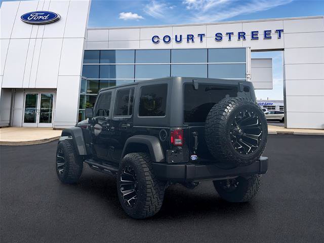Used 2018 Jeep Wrangler Unlimited Rubicon w/ Connectivity Group AWD/4WD image 7