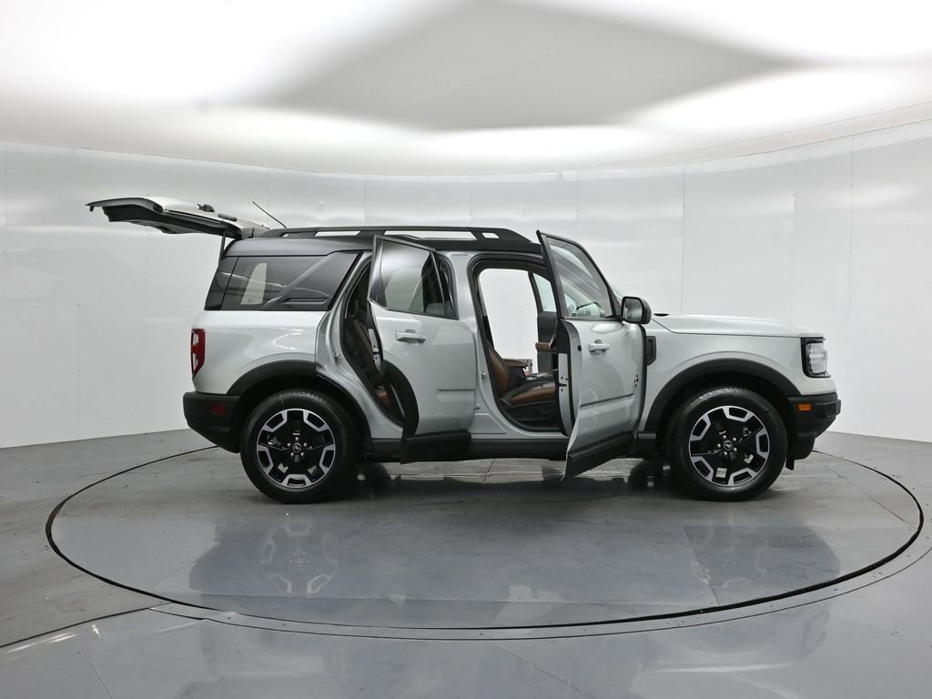 Certified 2022 Ford Bronco Sport Outer Banks w/ Tech Package AWD/4WD image 5