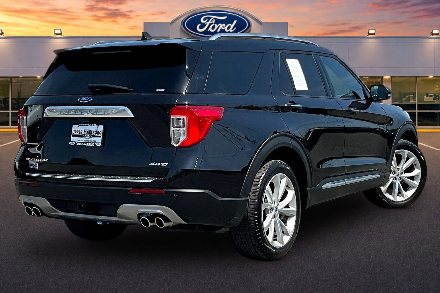 Certified 2024 Ford Explorer Platinum w/ Technology Package AWD/4WD image 4