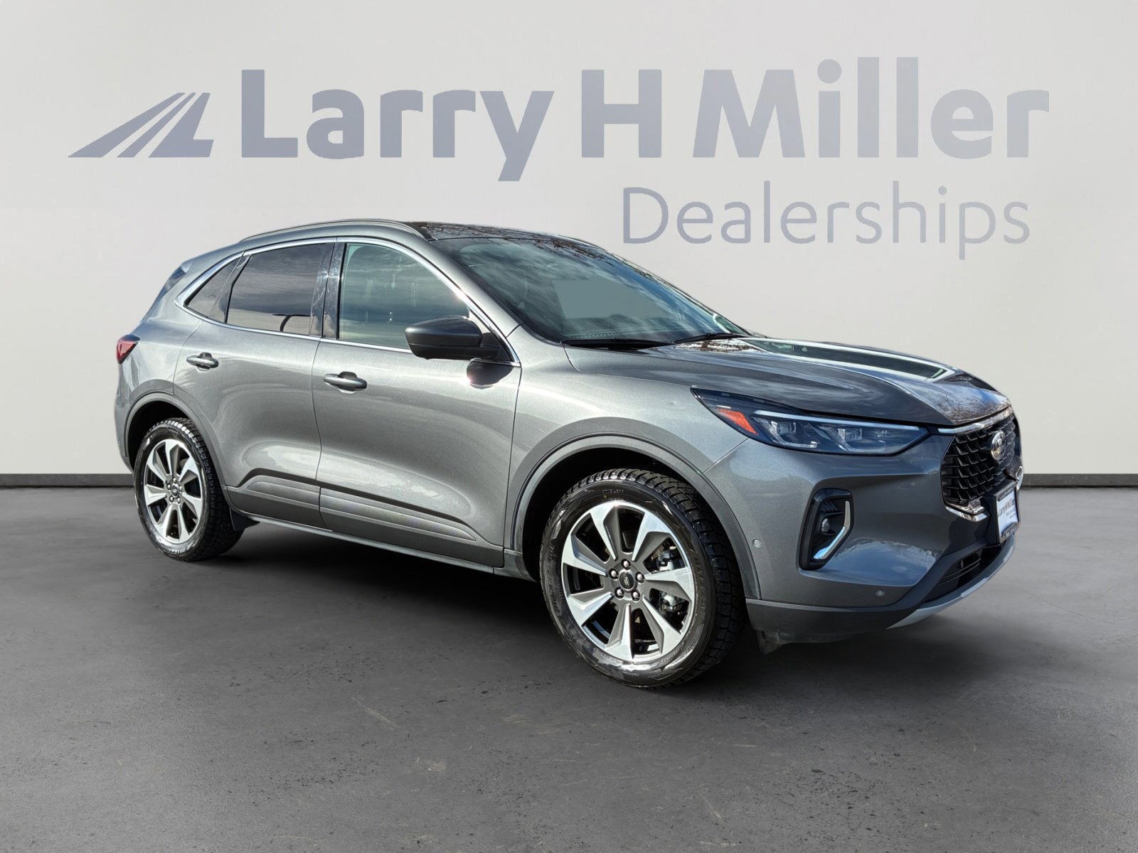 Certified 2023 Ford Escape Platinum w/ Premium Technology Package image 7