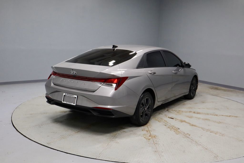Used 2023 Hyundai Elantra SEL FWD image 11
