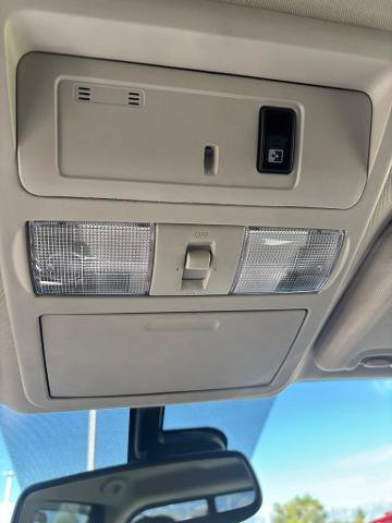 Used 2018 Nissan Titan SV w/ SV Convenience Package AWD/4WD image 23