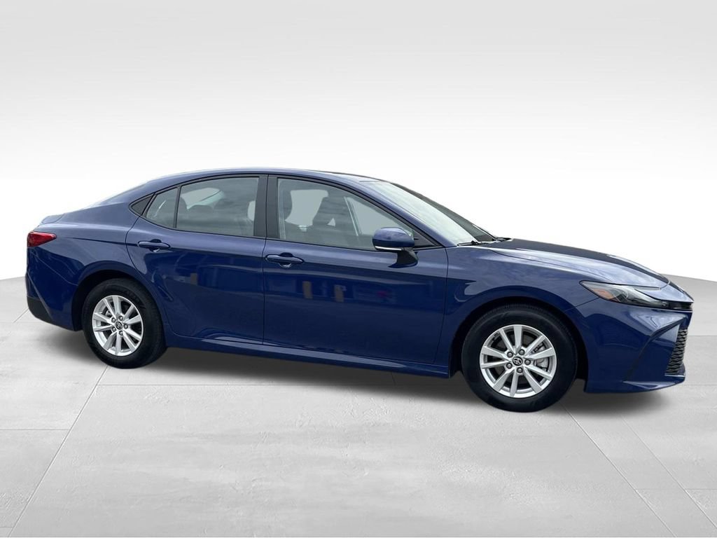 Used 2025 Toyota Camry LE w/ Convenience Package FWD image 2