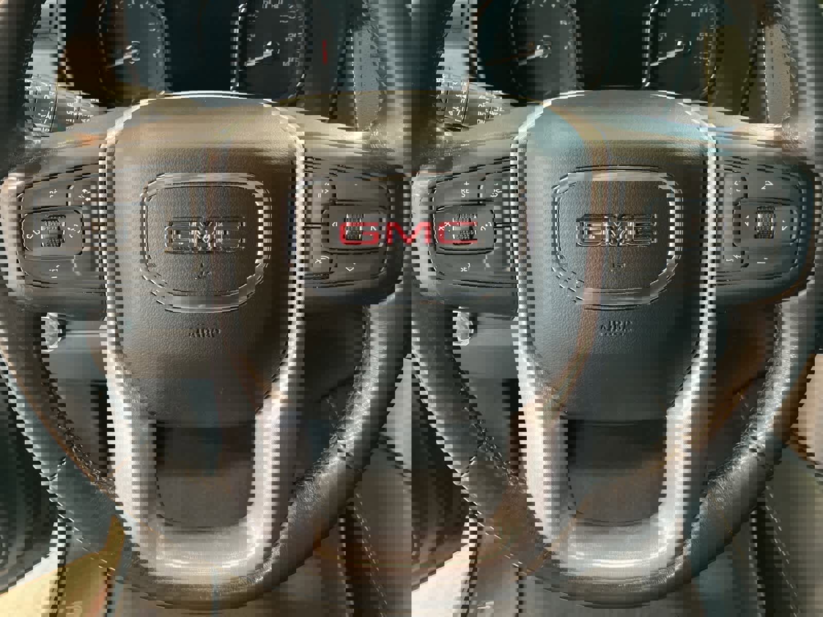 Used 2021 GMC Yukon XL SLT image 16