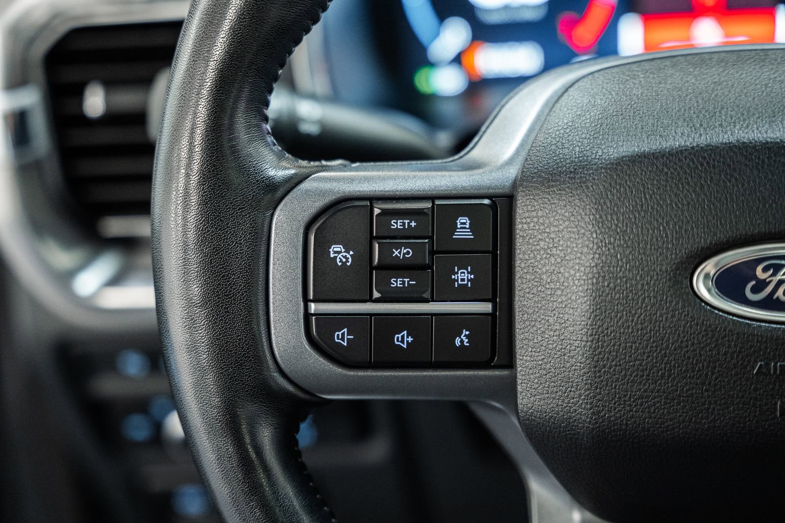 Certified 2023 Ford F150 Lariat w/ Equipment Group 502A High image 38