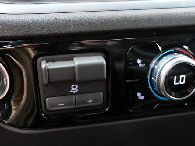 Used 2026 GMC Sierra 1500 SLT AWD/4WD image 28