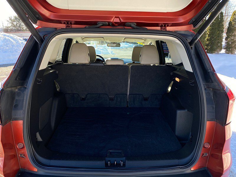 Certified 2019 Ford Escape Titanium AWD/4WD image 40