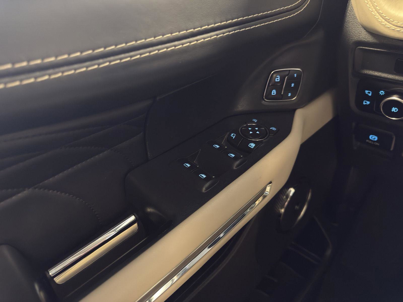 Certified 2024 Ford Expedition Max Platinum image 28