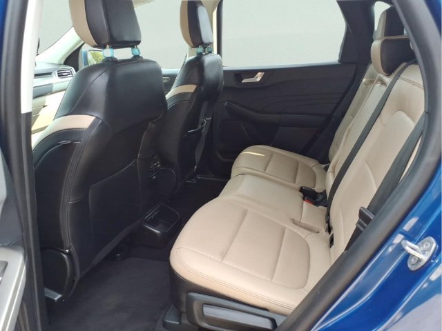 Certified 2022 Ford Escape Titanium FWD image 9