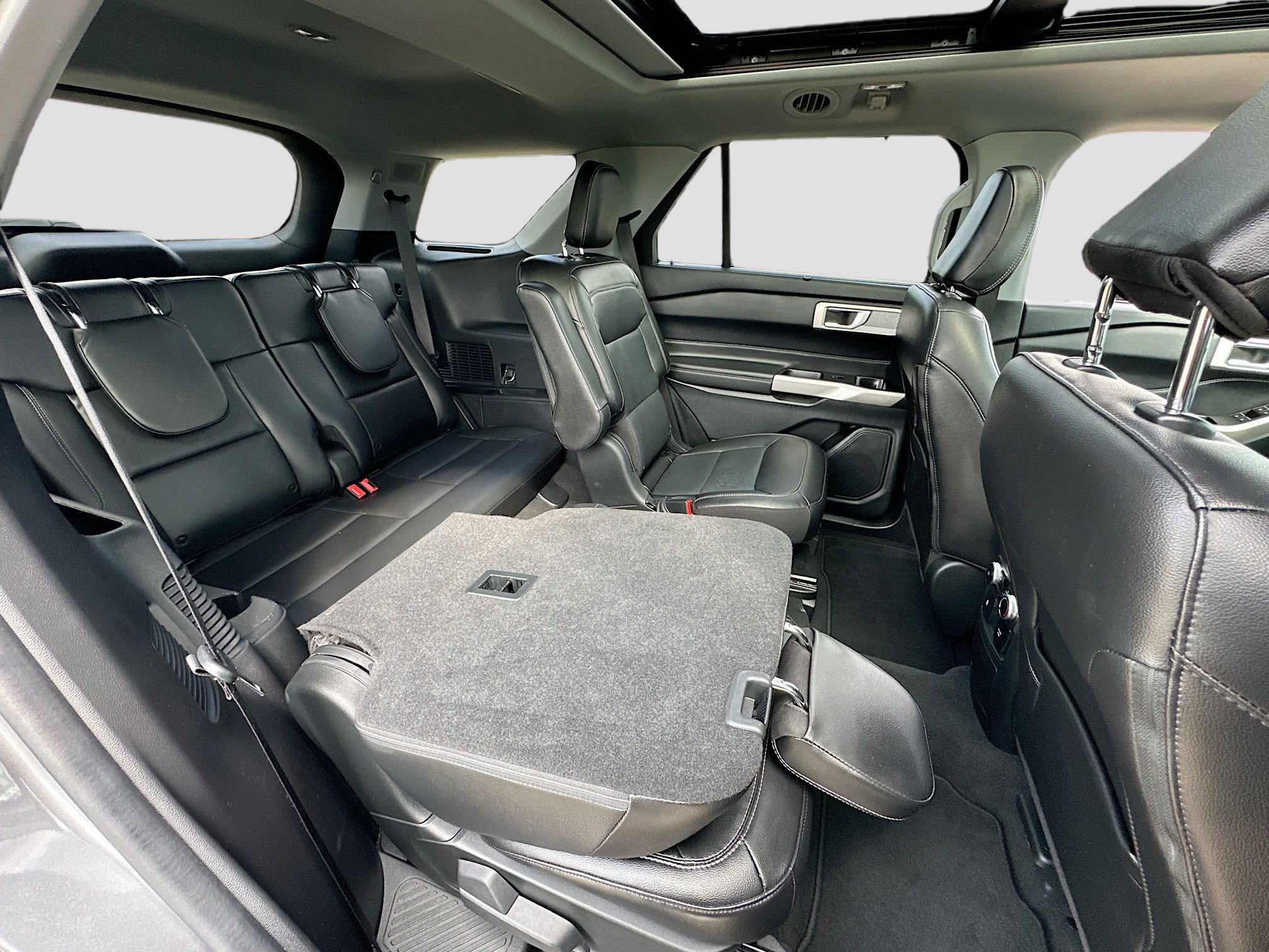 Certified 2022 Ford Explorer Limited w/ Equipment Group 301A image 28