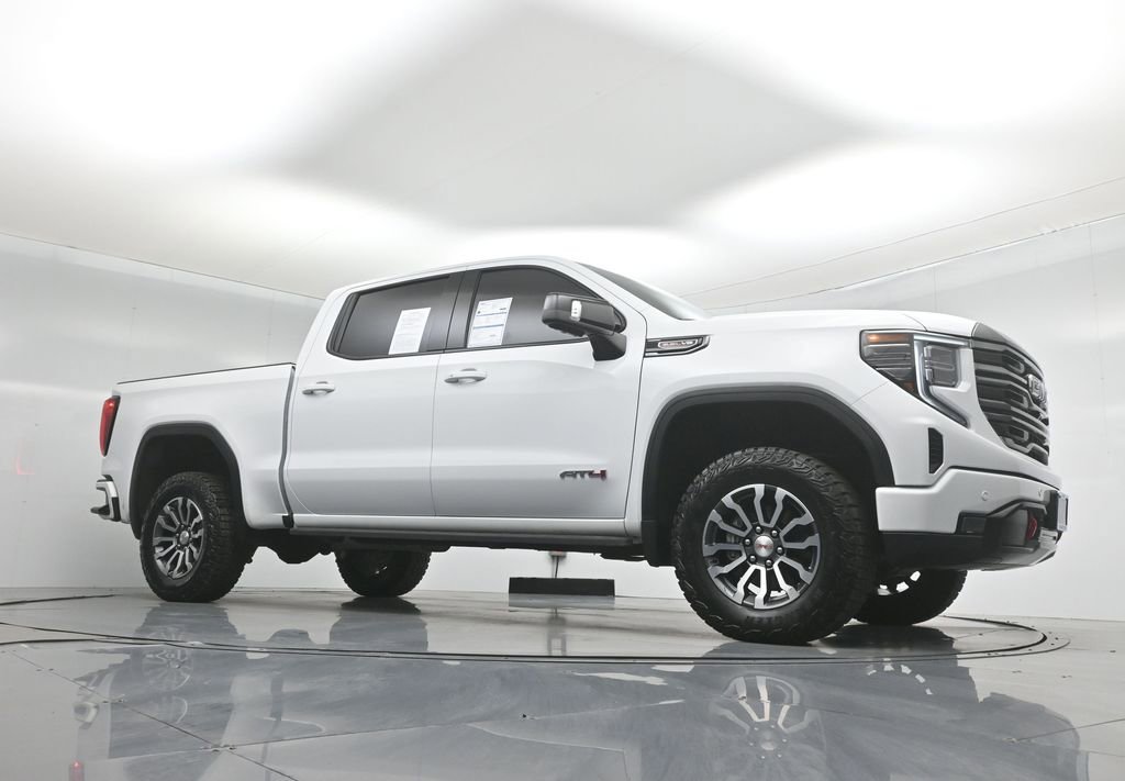 Used 2023 GMC Sierra 1500 AT4 w/ AT4 Premium Package image 4
