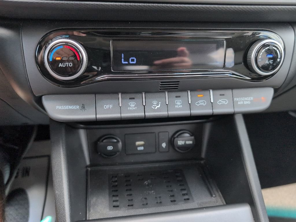 Used 2023 Hyundai Kona Limited FWD image 18