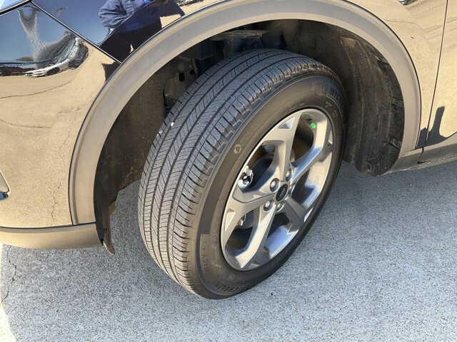 Certified 2025 Ford Escape ST-Line AWD/4WD image 21