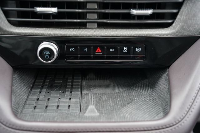 Certified 2025 Ford Explorer Platinum w/ LUX Leather Package image 17