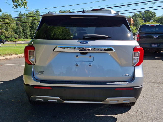 Certified 2024 Ford Explorer XLT w/ Equipment Group 202A AWD/4WD image 9