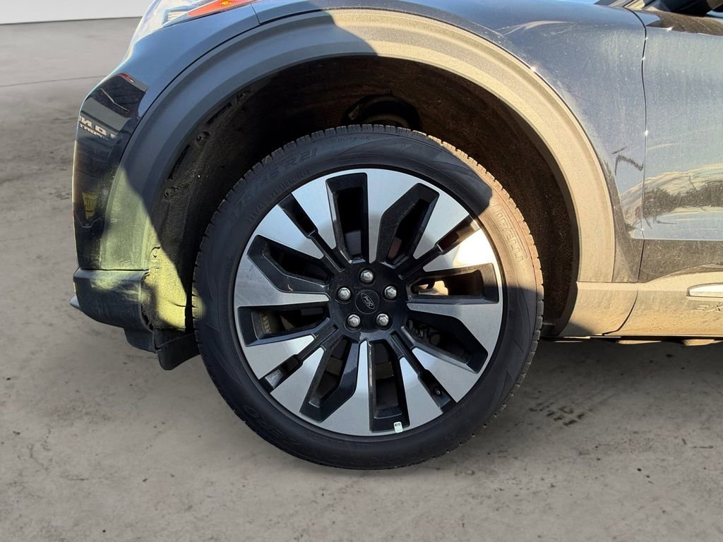 Certified 2025 Ford Explorer Platinum w/ LUX Leather Package AWD/4WD image 9