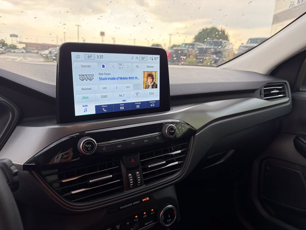 Certified 2025 Ford Escape Active AWD/4WD image 17