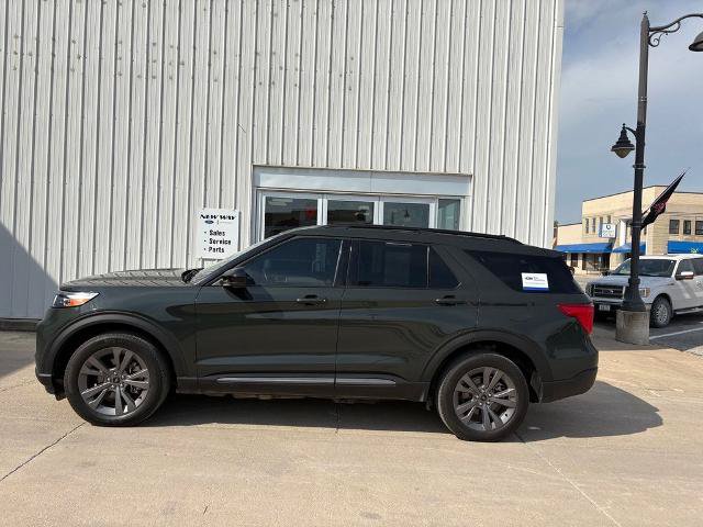 Certified 2024 Ford Explorer XLT w/ Equipment Group 202A AWD/4WD image 2