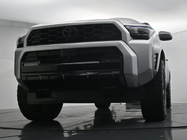 Used 2025 Toyota 4Runner TRD Sport AWD/4WD image 32