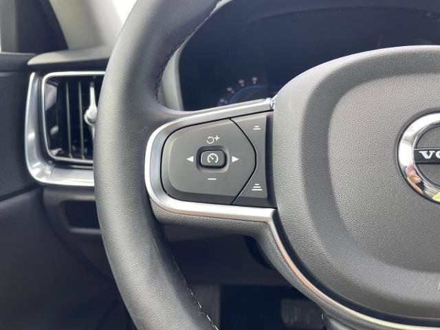Used 2025 Volvo S60 B5 Core image 13