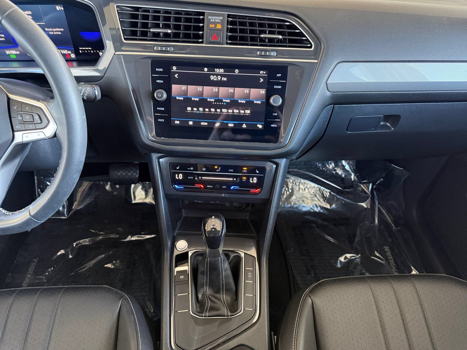 Used 2023 Volkswagen Tiguan SE FWD image 15