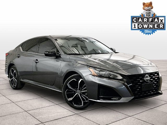 Used 2023 Nissan Altima 2.5 SR w/ SR Premium Package AWD/4WD image 2